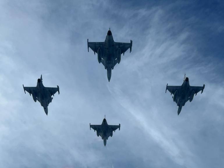 JAS-39 ของ ทอ.ไทย บินเกาะหมู่ 4 ลำ