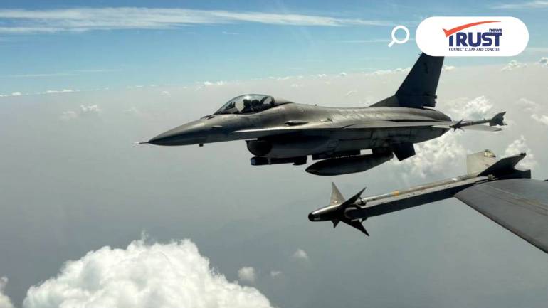 เอฟ-16 ตาคลีบินขึ้นสกัด YAK-130 เมียนมาหลังมีทิศทางประชิดชายแดนท่าสองยาง