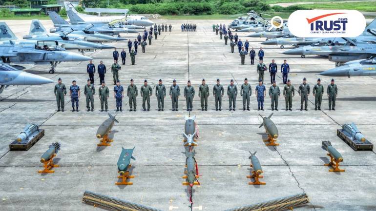ผบ.ทอ.ตรวจความพร้อมกองบิน 1 โชว์สารพัดระเบิด และมิสไซล์โจมตีภาคพื้นดิน
