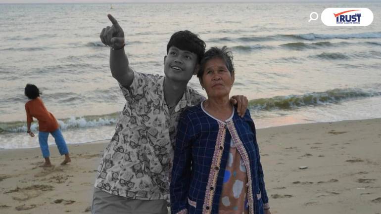 ย่าฮลุน โซโล่ ไม่เชื่อหลานคิดสั้น ยันไม่มีโรคประจำตัว หากตายแทนได้ขอตายแทน