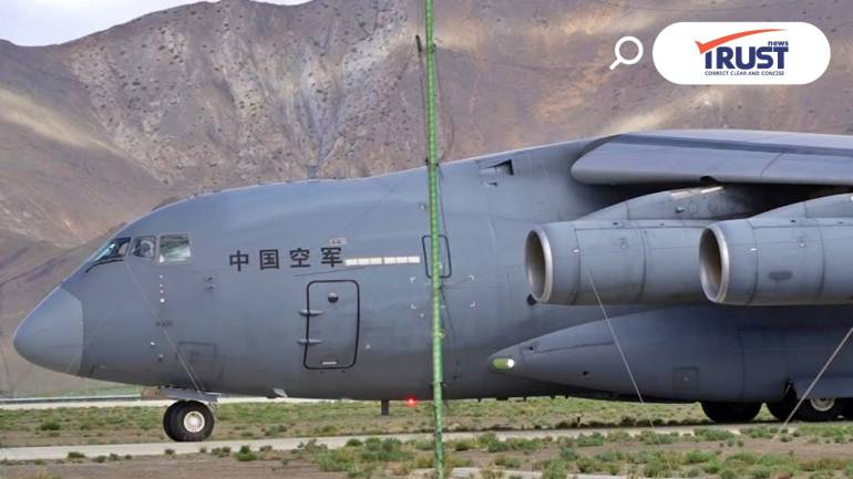 กองทัพจีนส่ง Y-20 บินลัดฟ้าไปทิเบต เร่งค้นหาผู้สูญหายเหตุดินถล่มด่านจี๋หลง