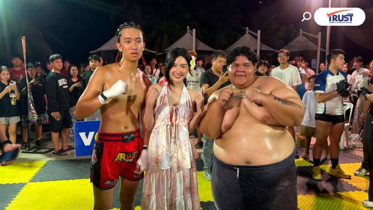 ยักษ์ 200 โล VS หนุ่มหล่อ ศึกมวยไทยต่างไซส์ ที่บางแสนทั้งมันและฮา