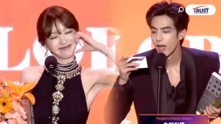 ดาเมจเกินต้าน! “เถียนซีเว่ย-ซ่งเวยหลง“ รับรางวัลที่ปูซาน โชว์สปีชสุดน่ารัก