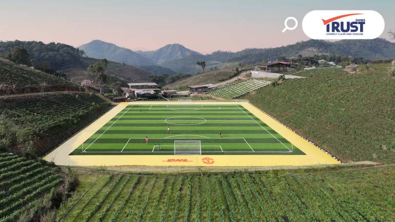 DHL จับมือ แมนฯ ยูไนเต็ด ส่งต่อความฝัน เป็นสนามบอลมาตรฐานแก่เด็กๆ ชุมชนแม่ศึก