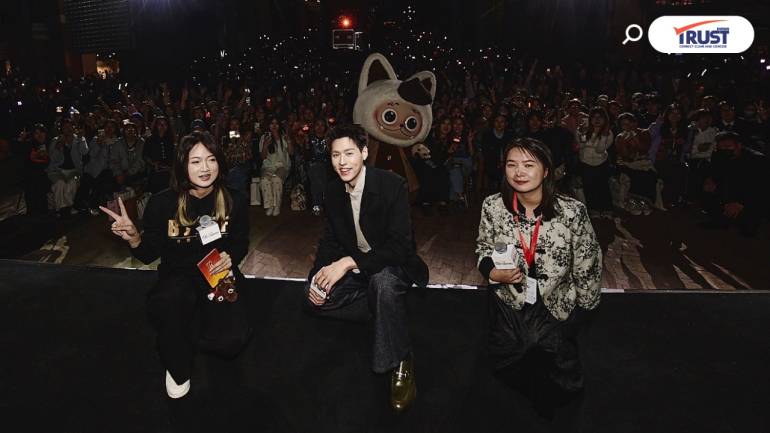 พี่สาวจีนฮือฮา ‘บิวกิ้น’ ร่วมเทศกาลหนัง โชว์ตัวกลางกรุงปักกิ่ง