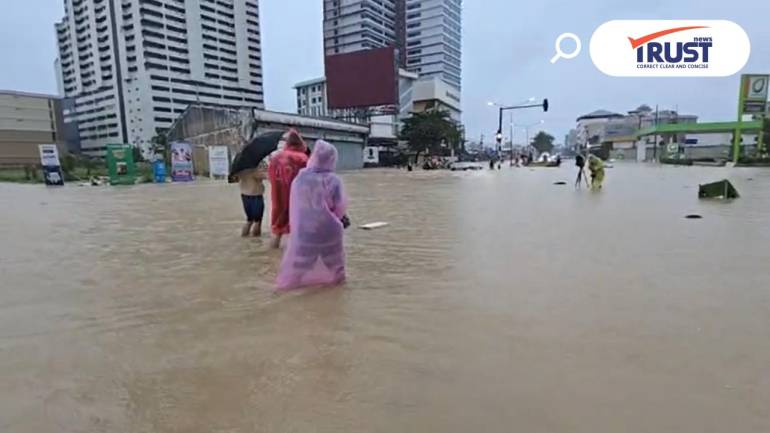 หาดใหญ่ไม่ไหวแล้ว วิกฤติกว่าเดิม น้ำท่วมสูงขึ้นฝนตกไม่หยุด ประปางดจ่าย