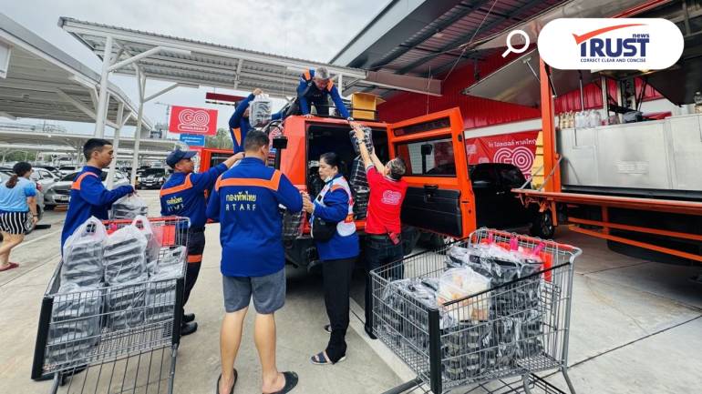 โก โฮลเซลล์ จับมือทหารพัฒนา ตั้งโรงครัวสนาม ทำข้าวกล่องช่วยน้ำท่วมหาดใหญ่