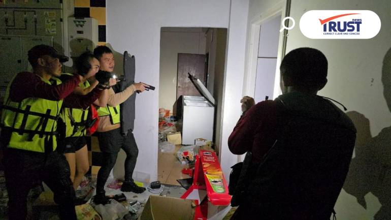 ตำรวจชุดปฏิบัติการแดนไทย 54 หยุดโจรน้ำท่วม ปล้นทรัพย์เซเว่นฯ เขต 8 หาดใหญ่