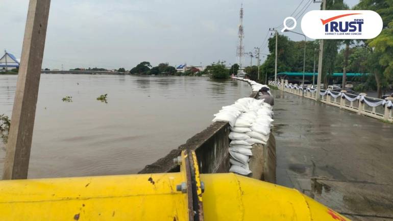 นายกเทศมนตรีเมืองอ่างทอง พร้อมสู้มวลน้ำ ปกป้องเขตเศรษฐกิจสุดกำลัง